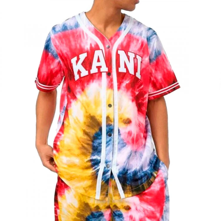Camiseta Karl Kani Serif Tie Dye Baseball 3 Camiseta Karl Kani Serif Tie Dye Baseball