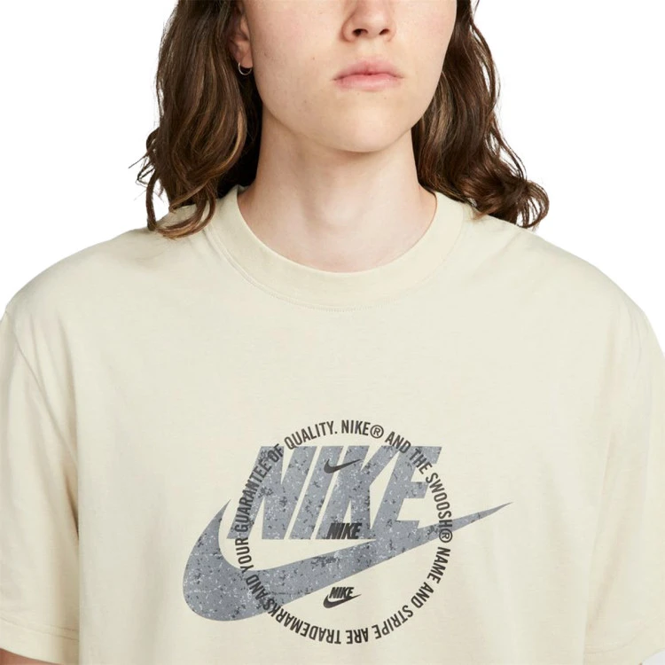 Camiseta Nike Sportswear Graphic 5 Camiseta Nike Sportswear Graphic - Imagen 3