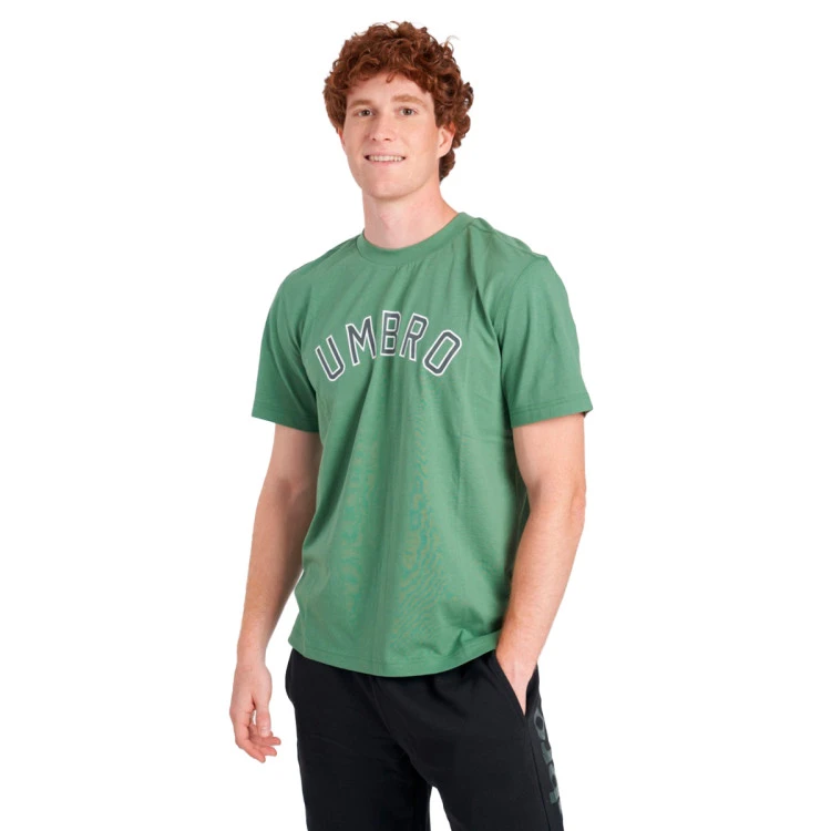 Camiseta Umbro Collegiate Graphic 4 Camiseta Umbro Collegiate Graphic - Imagen 2