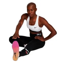 Sujetador Nike Swoosh Band Non-Padded Mujer 8 Sujetador Nike Swoosh Band Non-Padded Mujer -Botas de fútbol comercio sujetador nike swoosh band non padded mujer white black 2